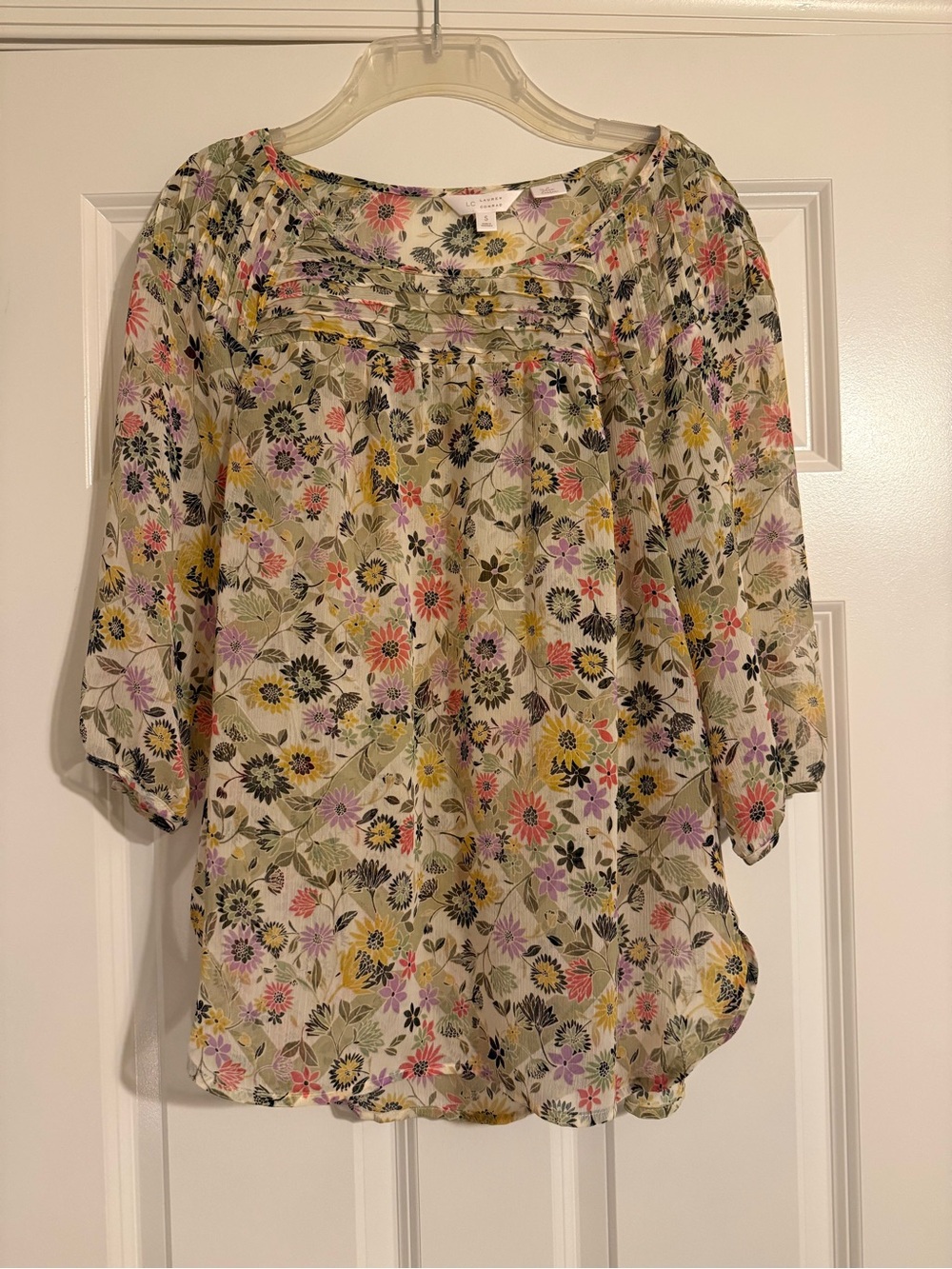 LC Lauren Conrad Cream Floral Pintuck Blouse